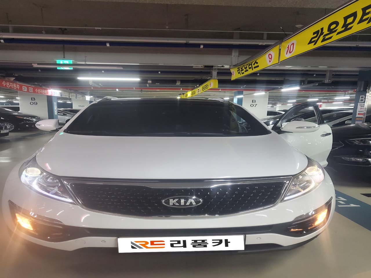 사용감이 적고 넓은 내부를 가진 기아 스포티지 중고차 할부 거래로~