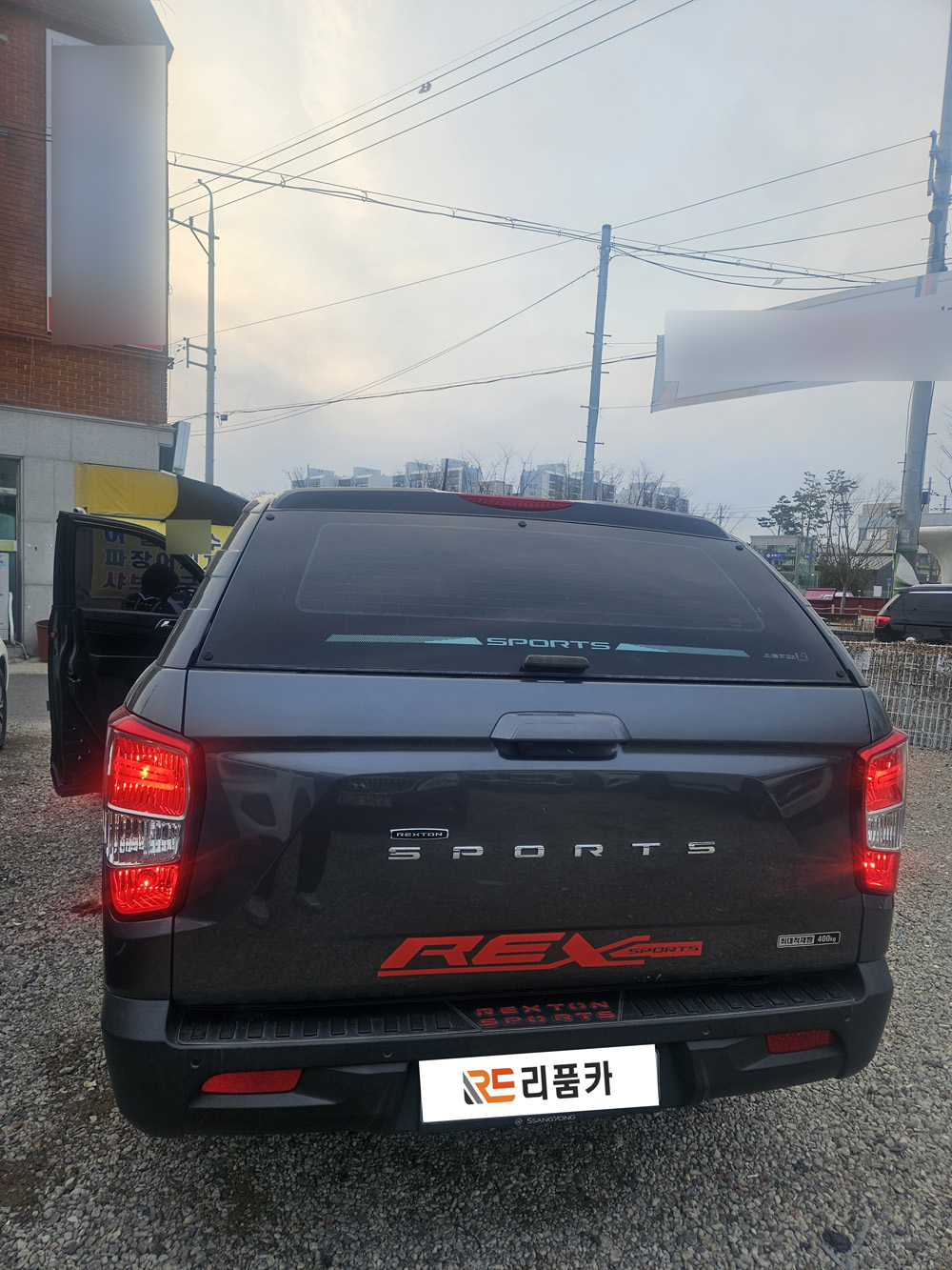 xg40zranv5l718640.jpg